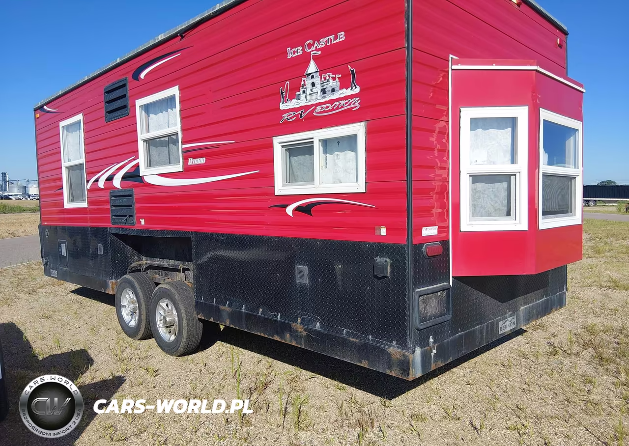 2018 Ice Castle Fish House VIN:5TJBE2525JM022706 - 3