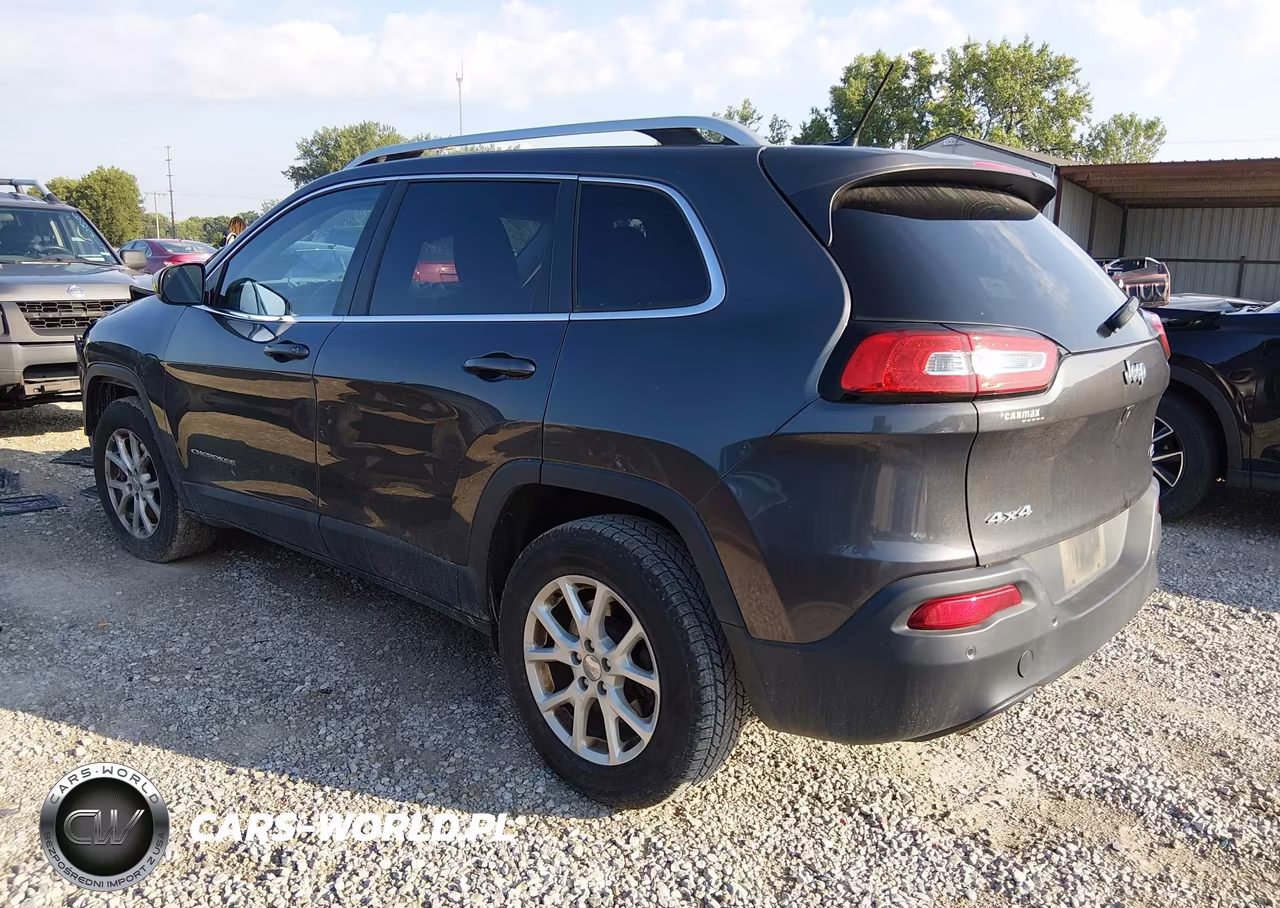 2016 Jeep Cherokee Latitude VIN:1C4PJMCB9GW338066 - 3