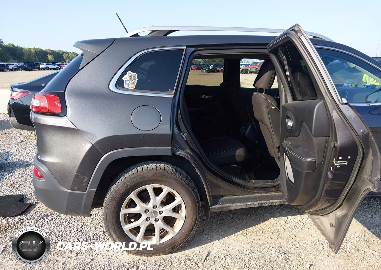 2016 Jeep Cherokee Latitude VIN:1C4PJMCB9GW338066 - 8