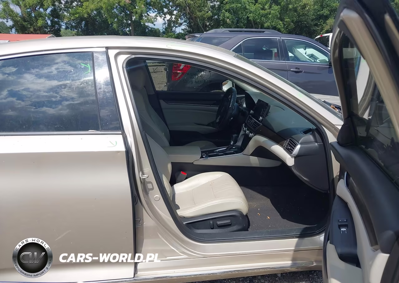 2018 Honda Accord Touring VIN:1HGCV1F9XJA022966 - 5