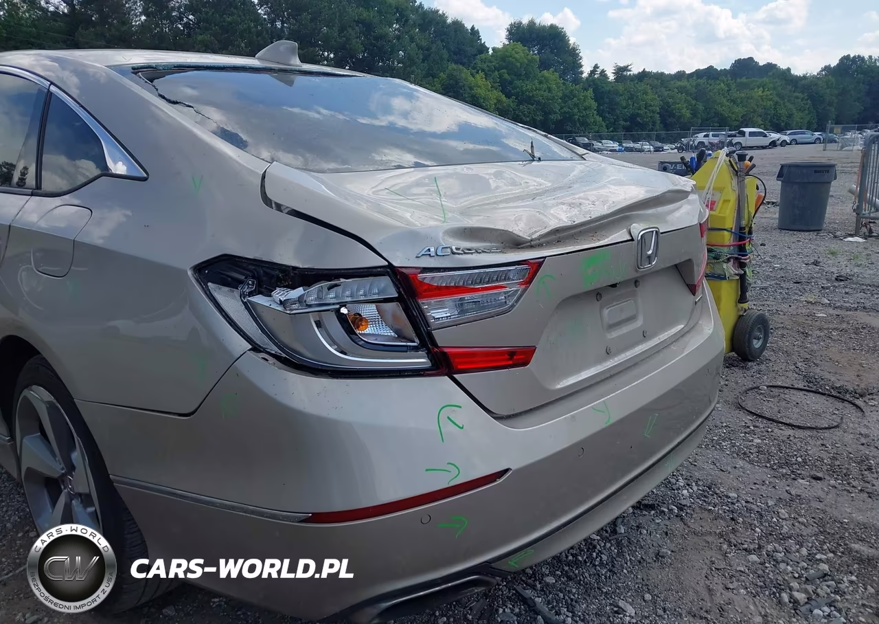 2018 Honda Accord Touring VIN:1HGCV1F9XJA022966 - 6