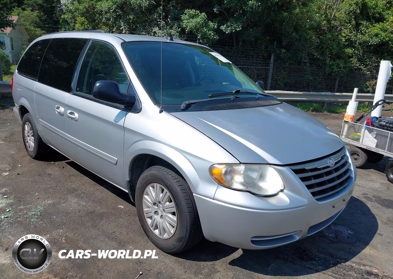 2005 Chrysler Town & Country Lx
