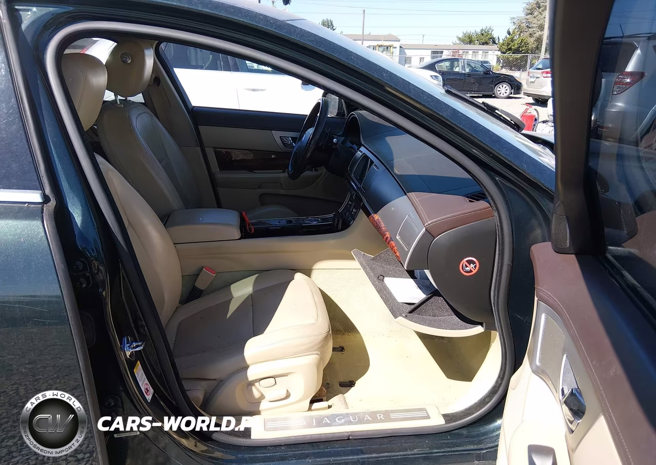 2011 Jaguar Xf Premium VIN:SAJWA0GB6BLR82604 - 5