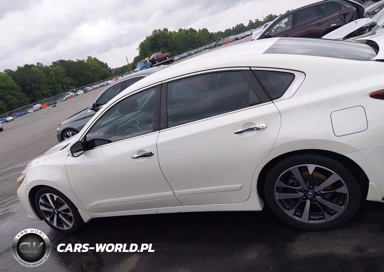 2017 Nissan Altima 2.5 Sr VIN:1N4AL3AP4HC298352 - 14
