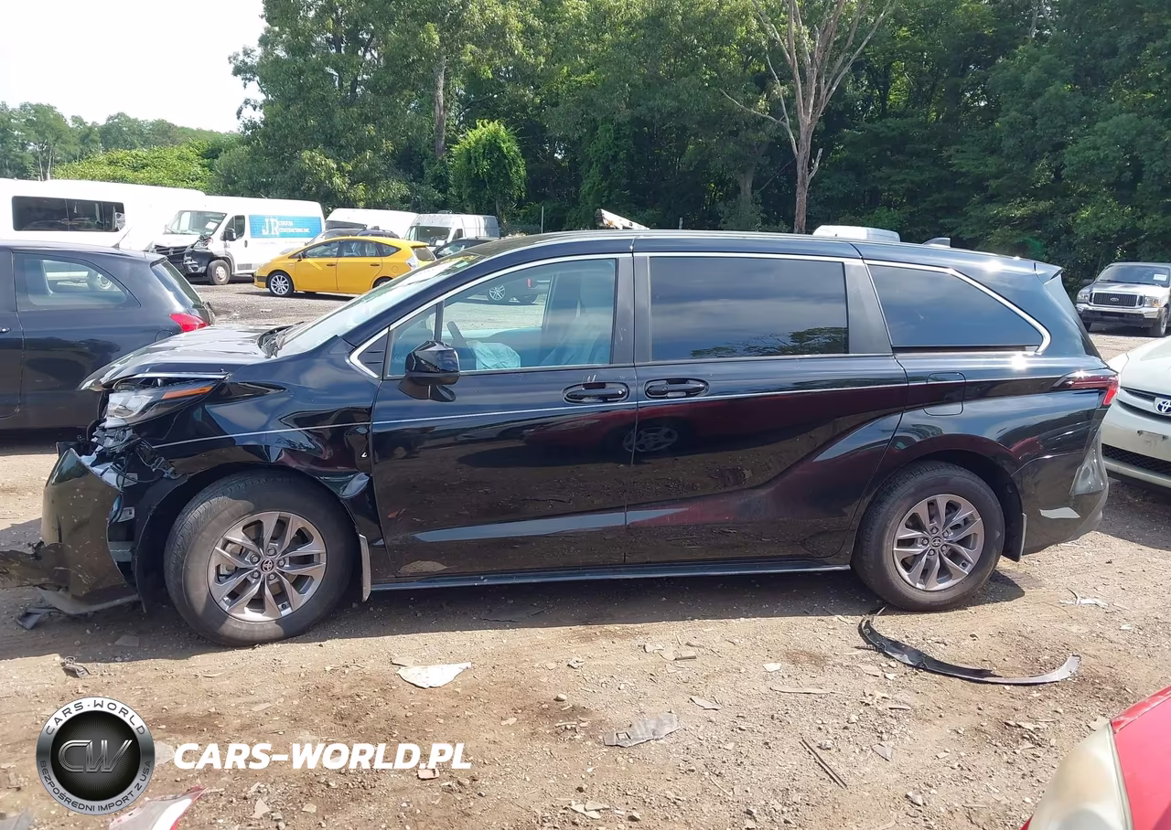 2026 Toyota Sienna Le VIN:5TDKSKFC4TS244879 - 14