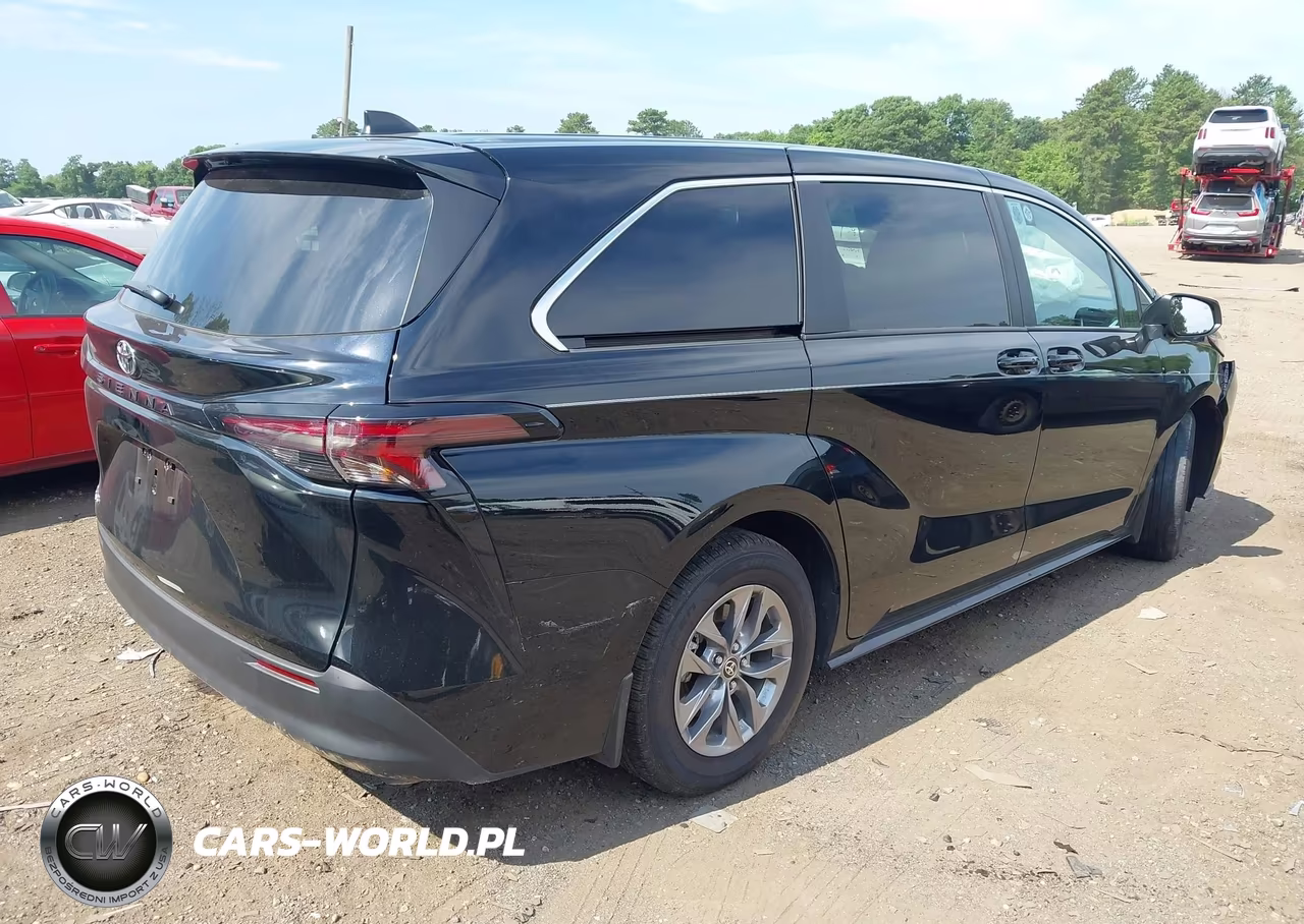2026 Toyota Sienna Le VIN:5TDKSKFC4TS244879 - 4