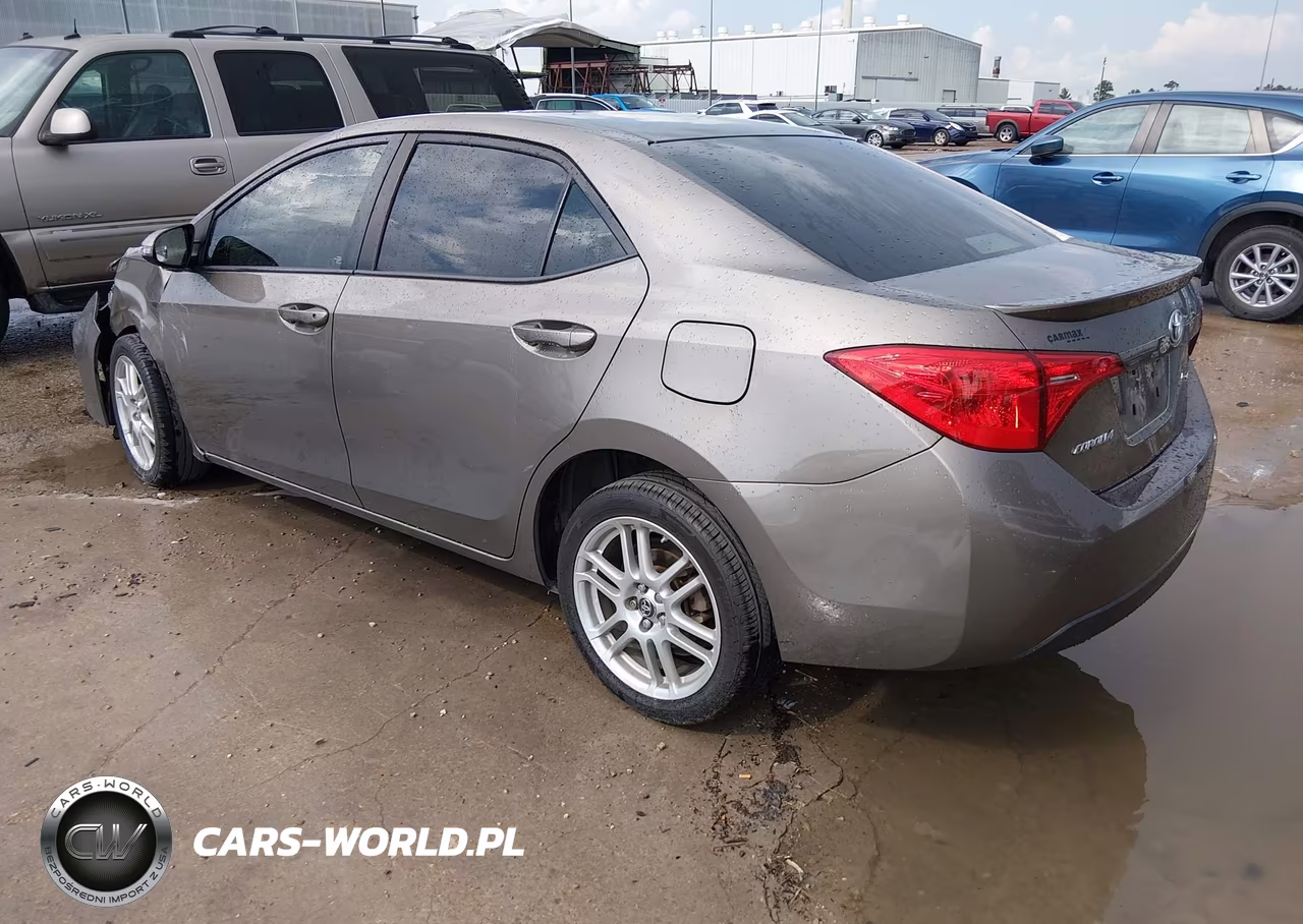 2017 Toyota Corolla Se VIN:5YFBURHE5HP634102 - 3