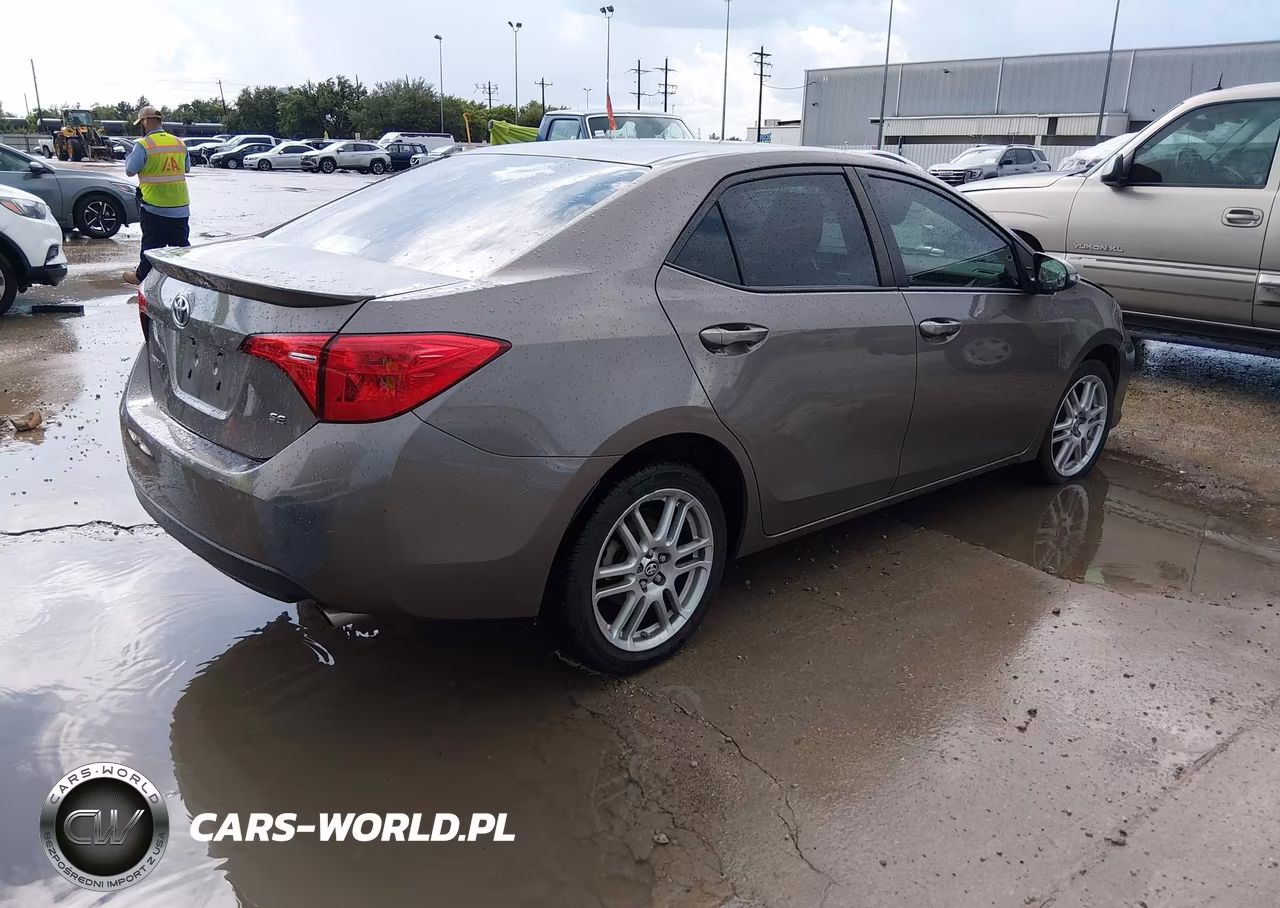 2017 Toyota Corolla Se VIN:5YFBURHE5HP634102 - 4
