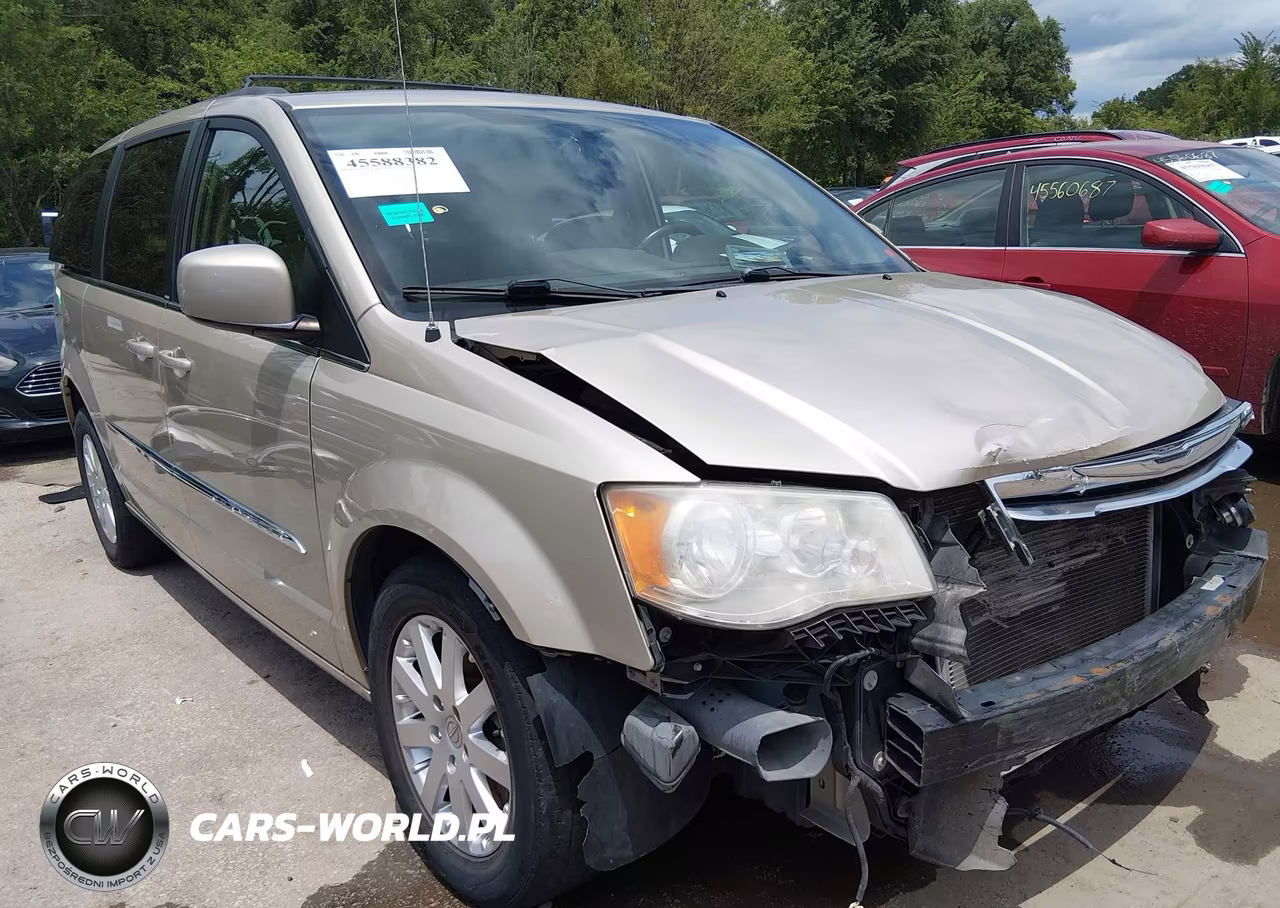 2014 Chrysler Town & Country Touring – zdjęcie 1 z 17