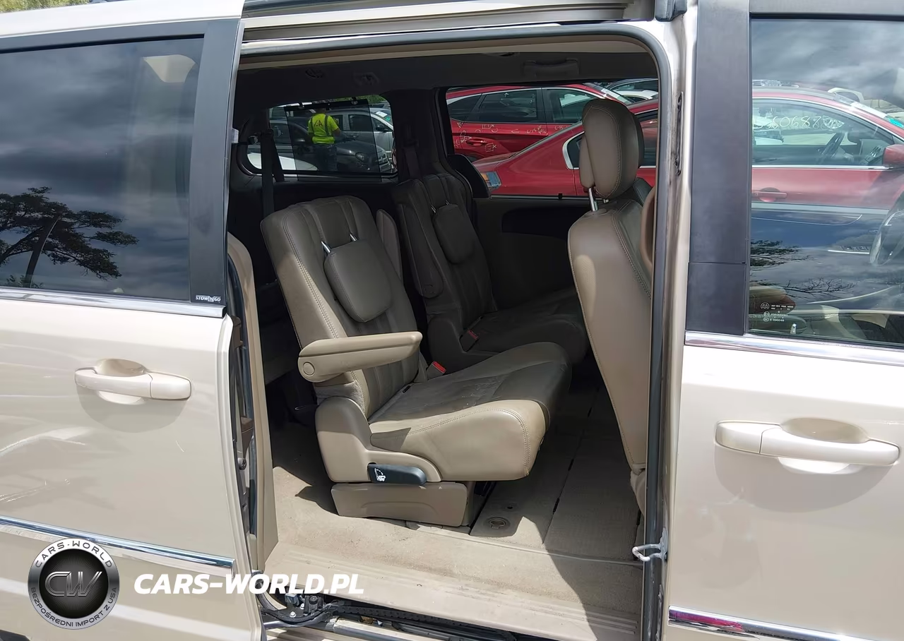 2014 Chrysler Town & Country Touring VIN:2C4RC1BG0ER232366 - 8
