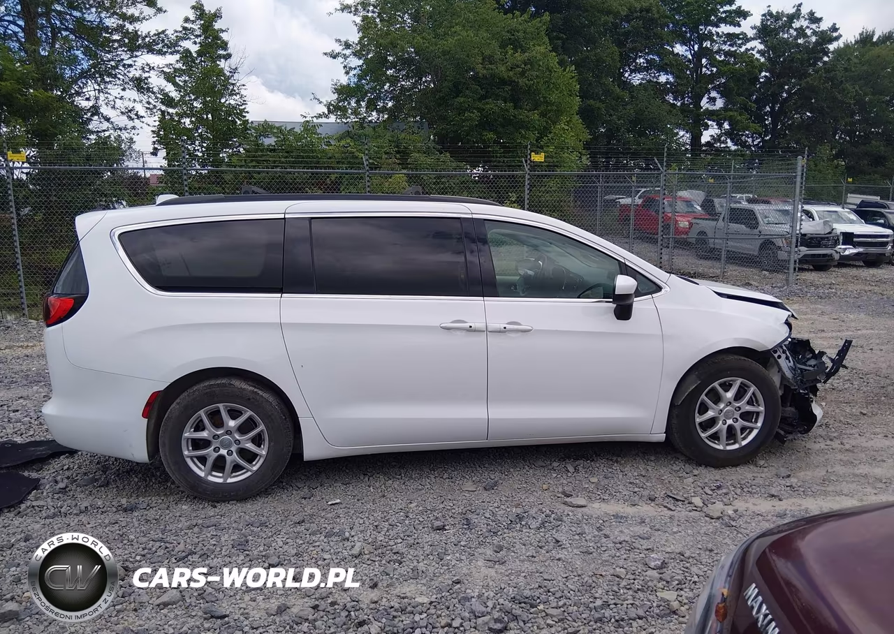 2020 Chrysler Voyager Lxi VIN:2C4RC1DG5LR262201 - 13