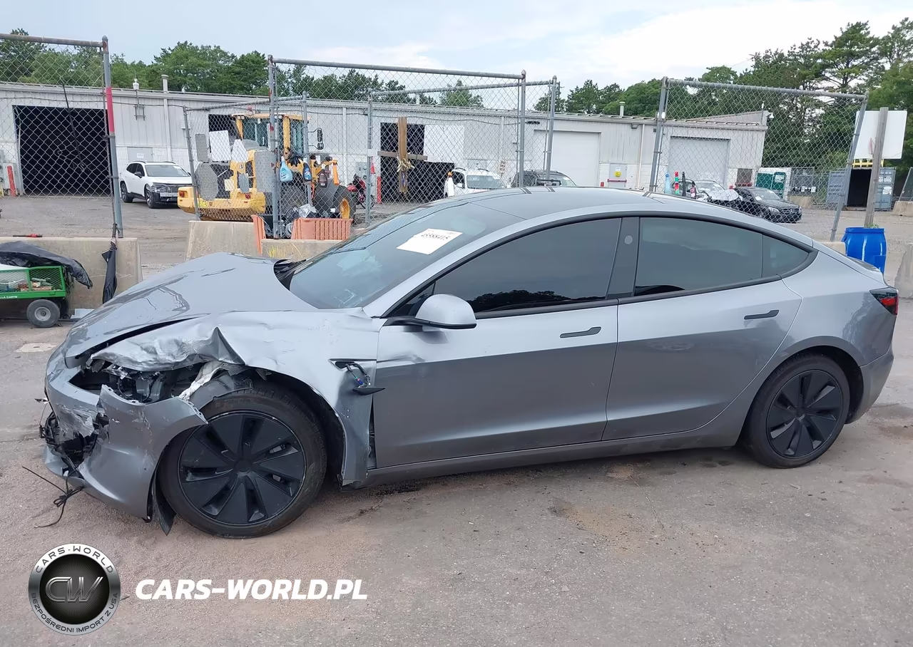 2025 Tesla Model 3 Long Range Rear-Wheel Drive-Standard Rear-Wheel Drive VIN:5YJ3E1EA9SF063592 - 13