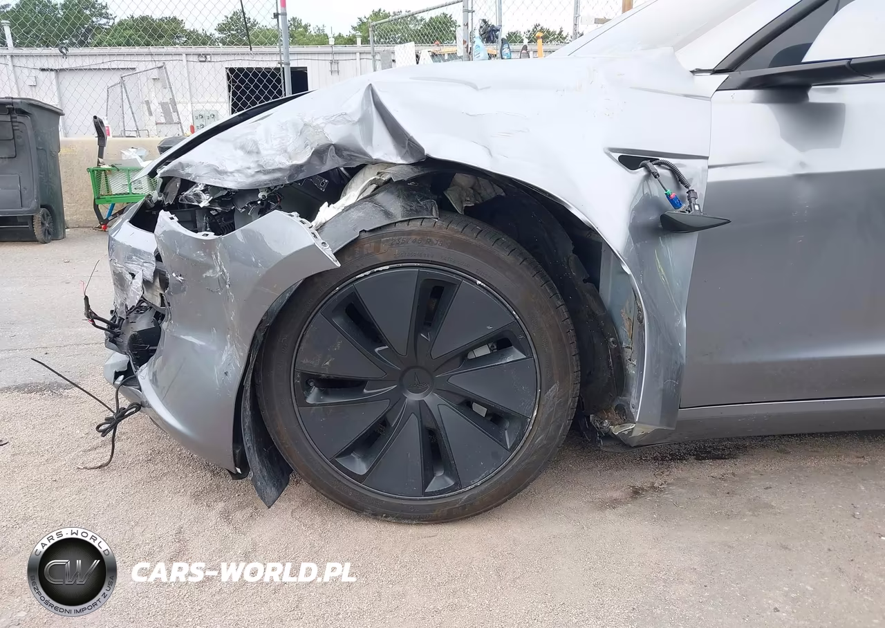 2025 Tesla Model 3 Long Range Rear-Wheel Drive-Standard Rear-Wheel Drive VIN:5YJ3E1EA9SF063592 - 18