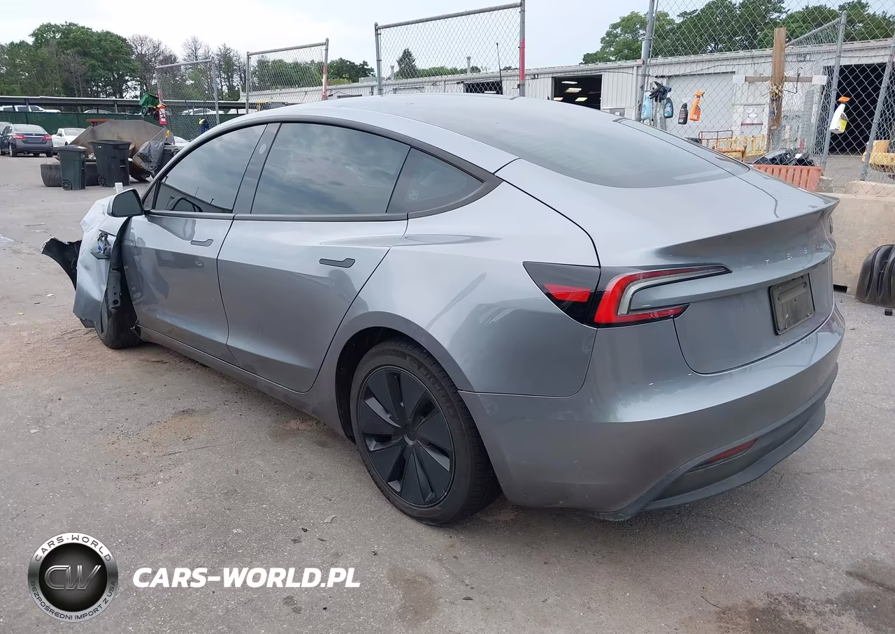 2025 Tesla Model 3 Long Range Rear-Wheel Drive-Standard Rear-Wheel Drive VIN:5YJ3E1EA9SF063592 - 3