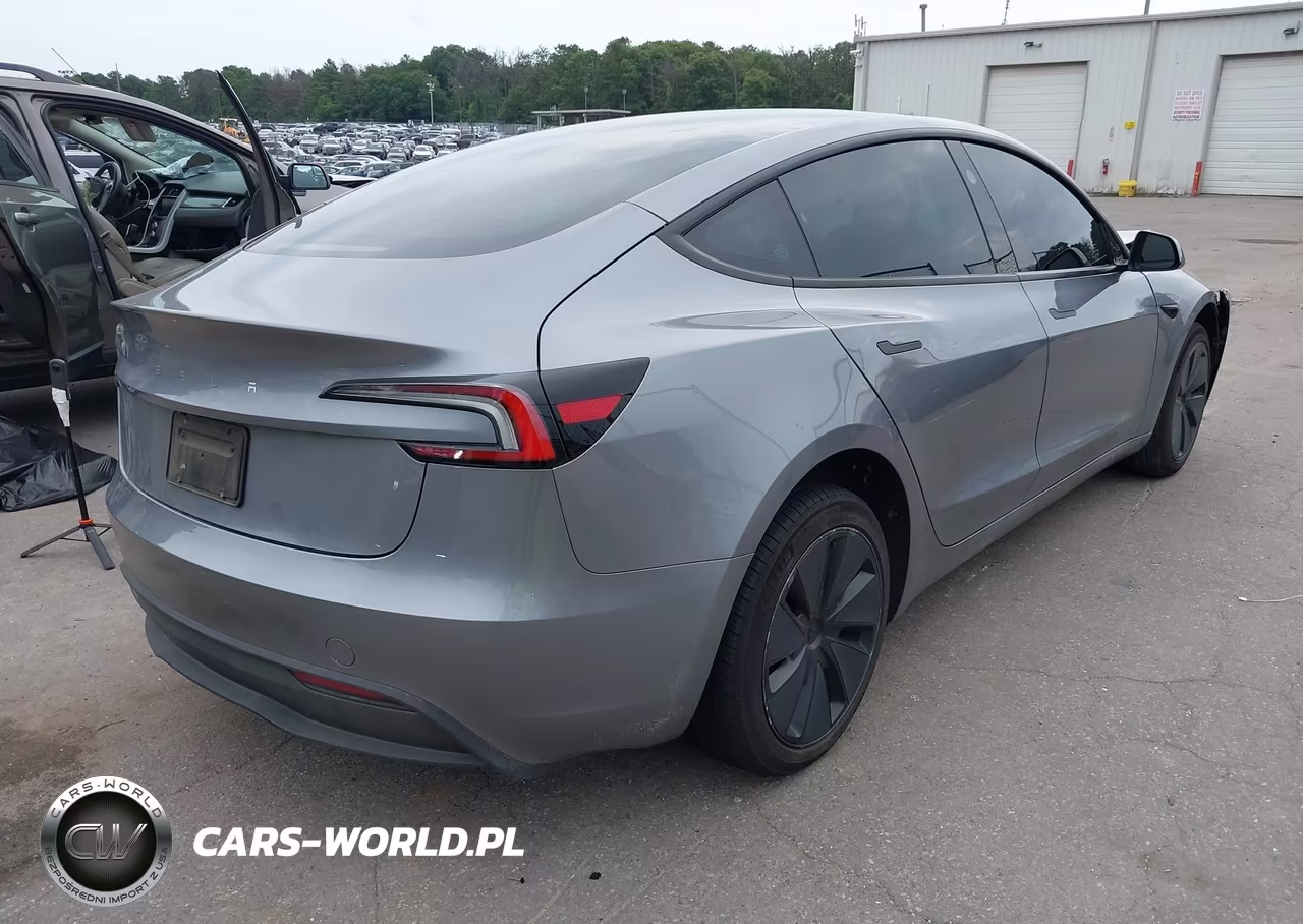 2025 Tesla Model 3 Long Range Rear-Wheel Drive-Standard Rear-Wheel Drive VIN:5YJ3E1EA9SF063592 - 4