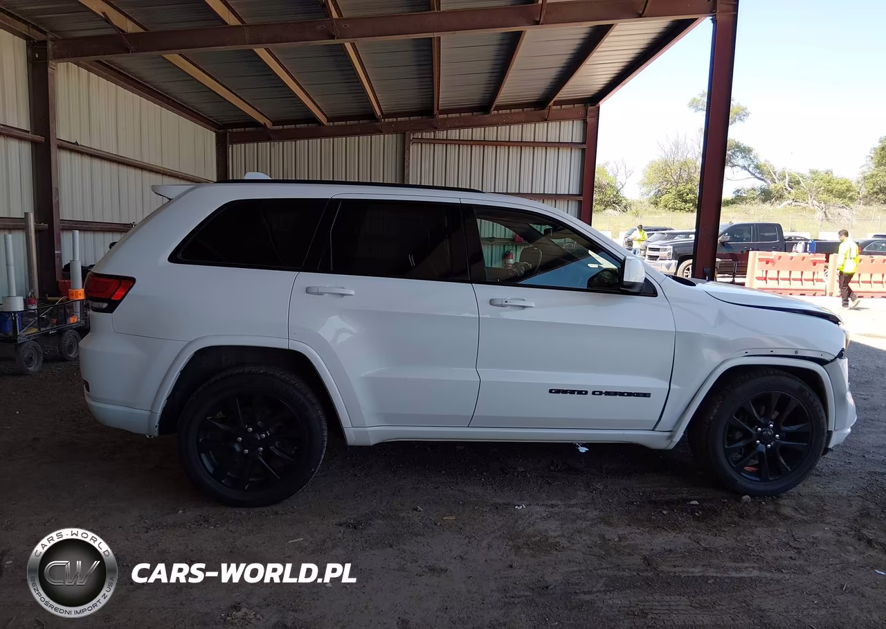 2017 Jeep Grand Cherokee Altitude VIN:1C4RJFAG9HC919010 - 13