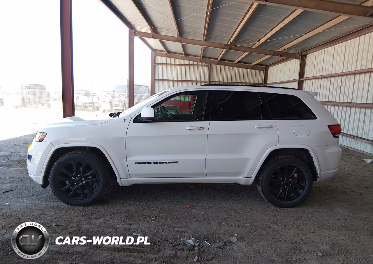 2017 Jeep Grand Cherokee Altitude VIN:1C4RJFAG9HC919010 - 14