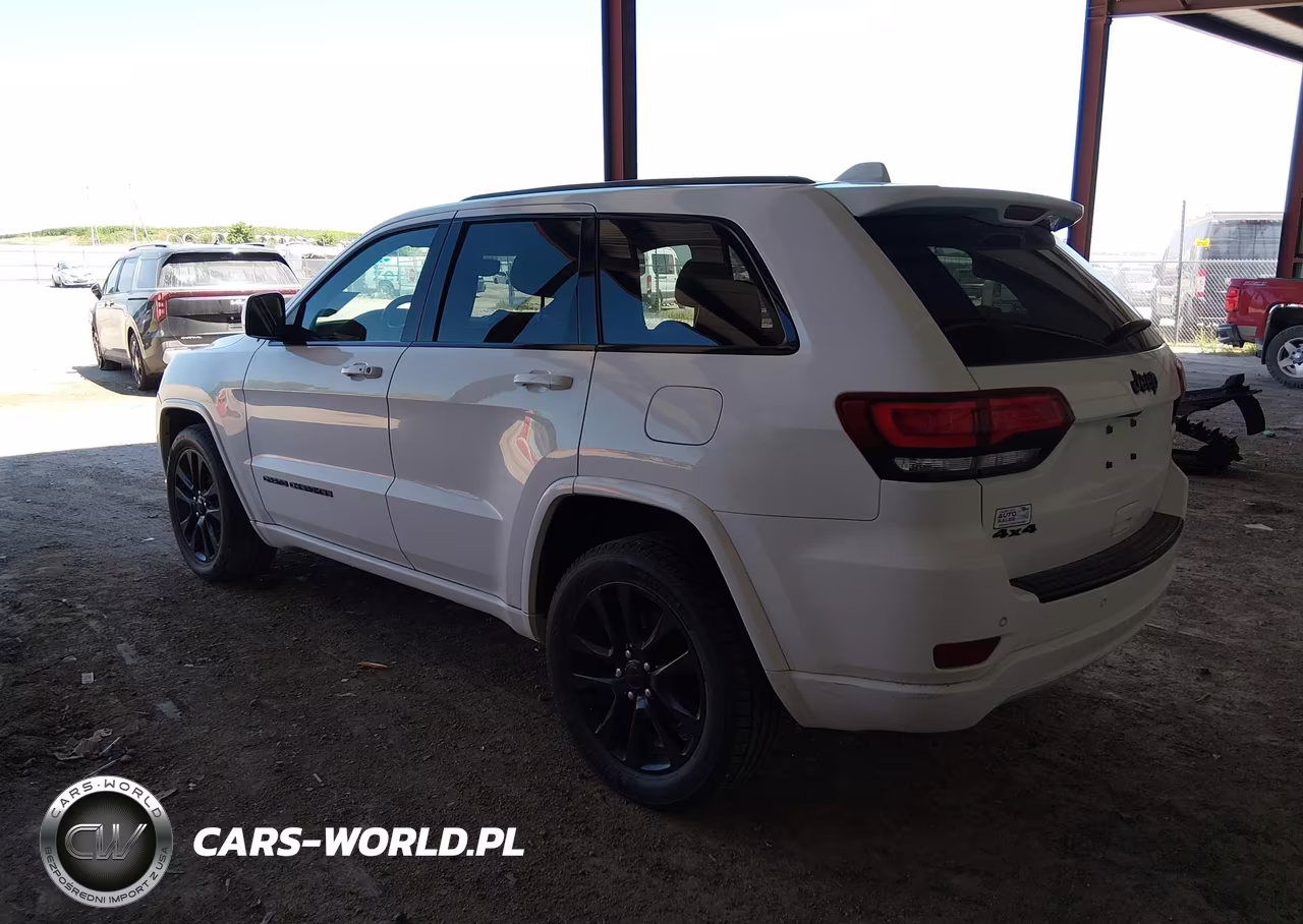 2017 Jeep Grand Cherokee Altitude VIN:1C4RJFAG9HC919010 - 3