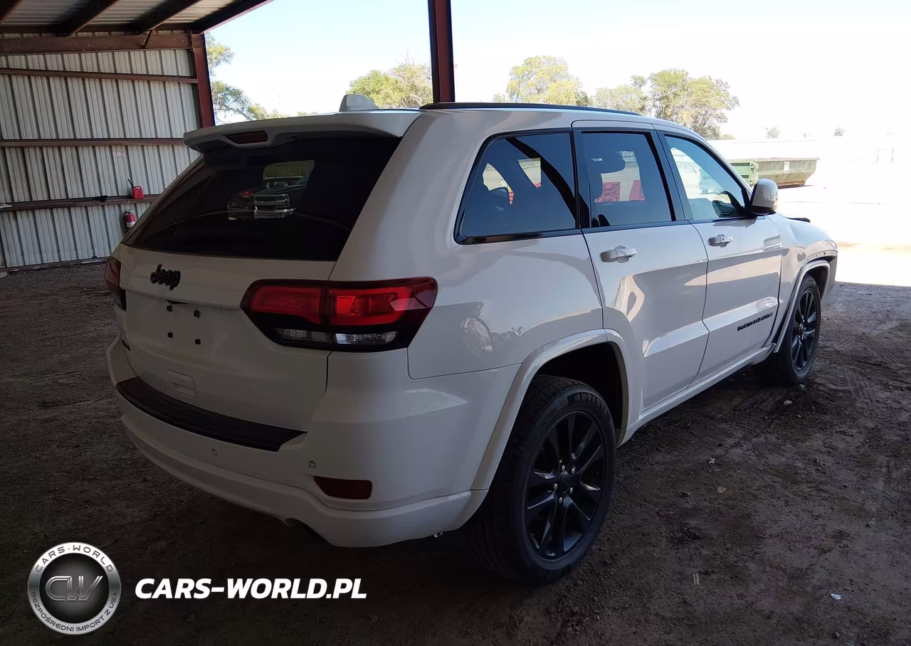 2017 Jeep Grand Cherokee Altitude VIN:1C4RJFAG9HC919010 - 4