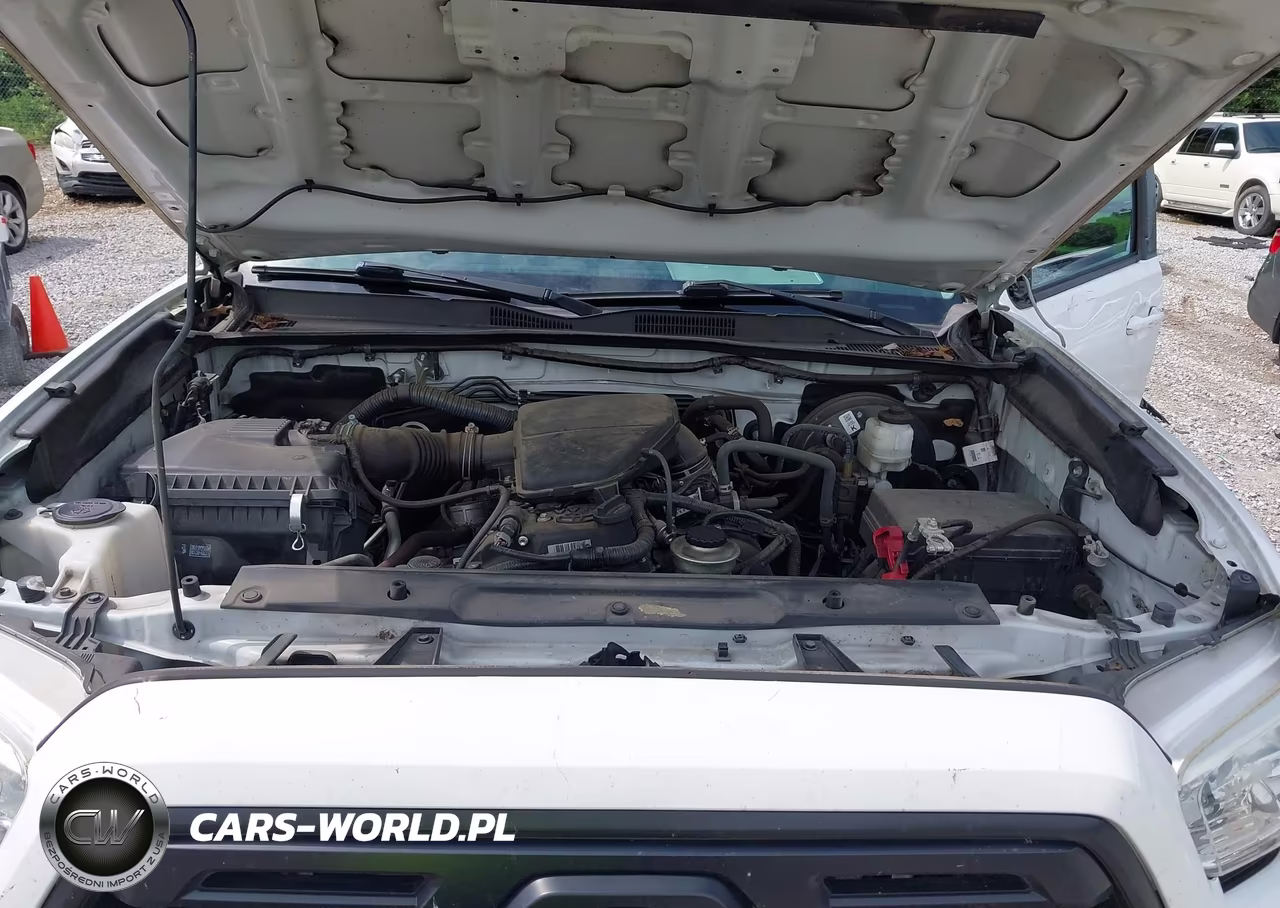 2019 Toyota Tacoma Sr VIN:5TFAX5GN7KX155797 - 10