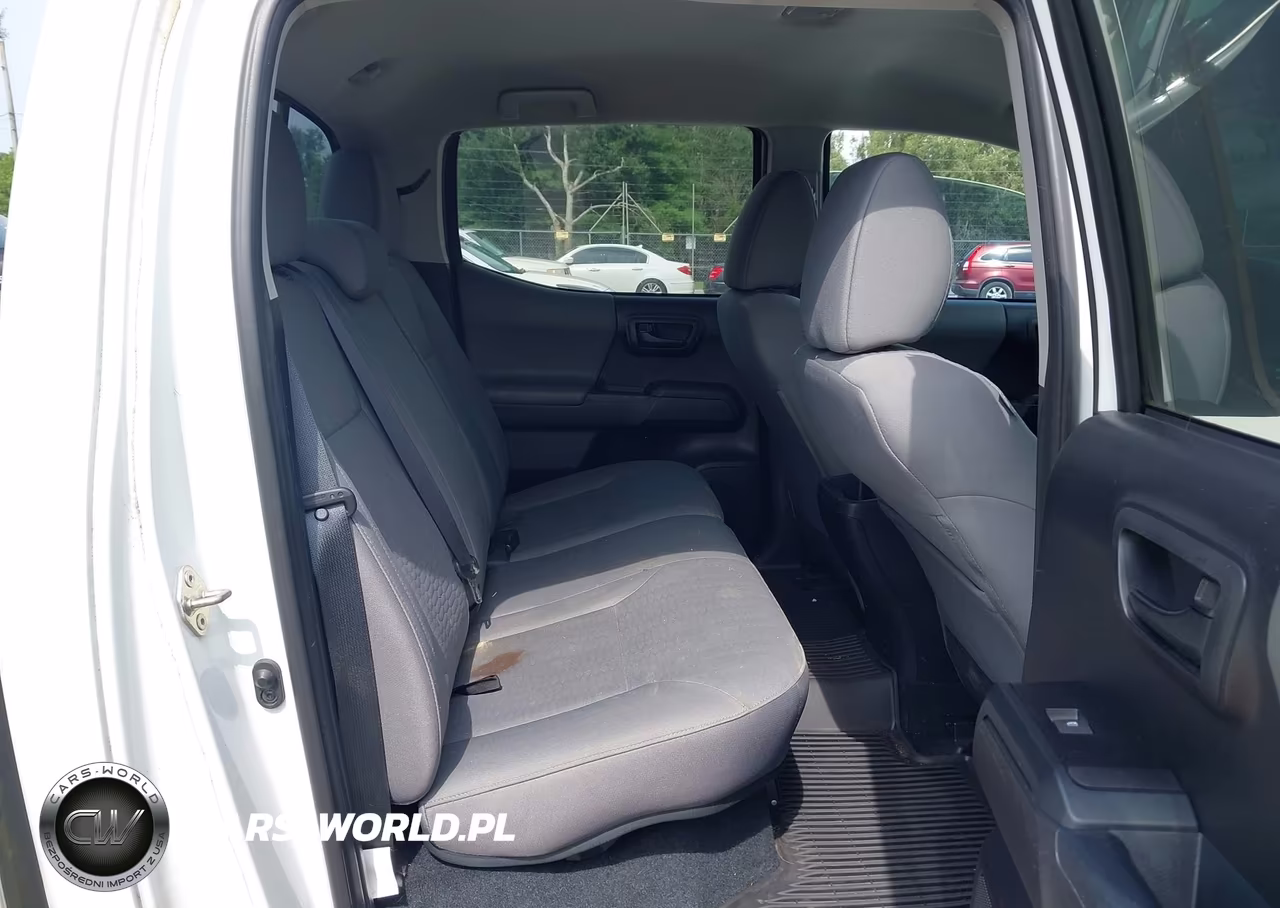 2019 Toyota Tacoma Sr VIN:5TFAX5GN7KX155797 - 8