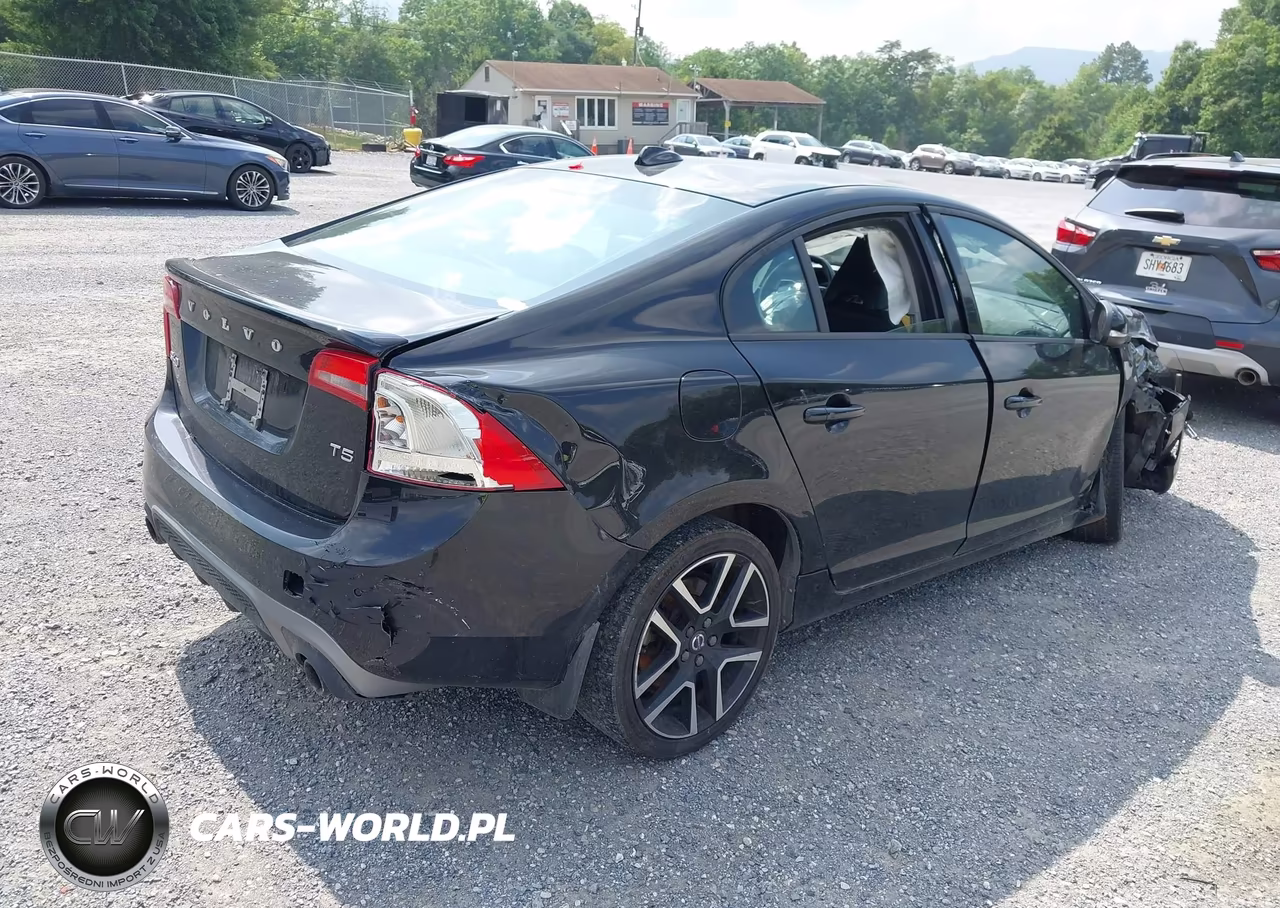 2018 Volvo S60 T5 Dynamic VIN:YV126MFL2J2458767 - 4