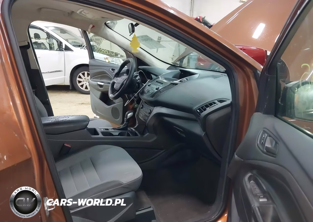 2017 Ford Escape S VIN:1FMCU0F75HUE13800 - 5