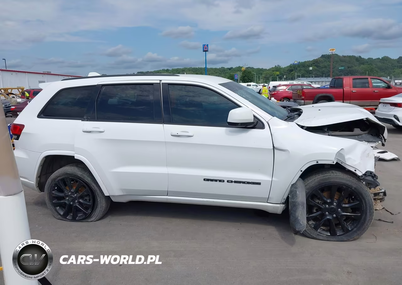 2017 Jeep Grand Cherokee Altitude VIN:1C4RJFAG9HC768315 - 14