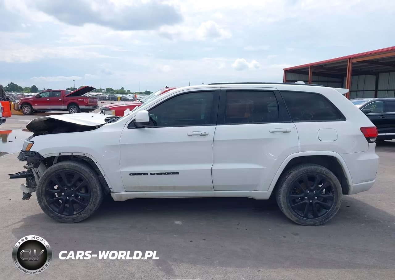 2017 Jeep Grand Cherokee Altitude VIN:1C4RJFAG9HC768315 - 15