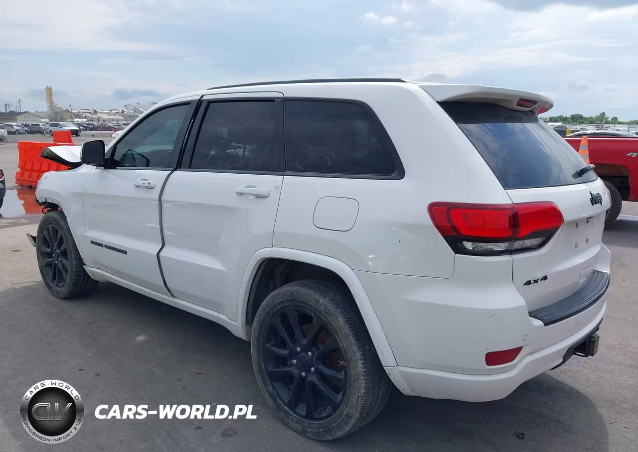 2017 Jeep Grand Cherokee Altitude VIN:1C4RJFAG9HC768315 - 3
