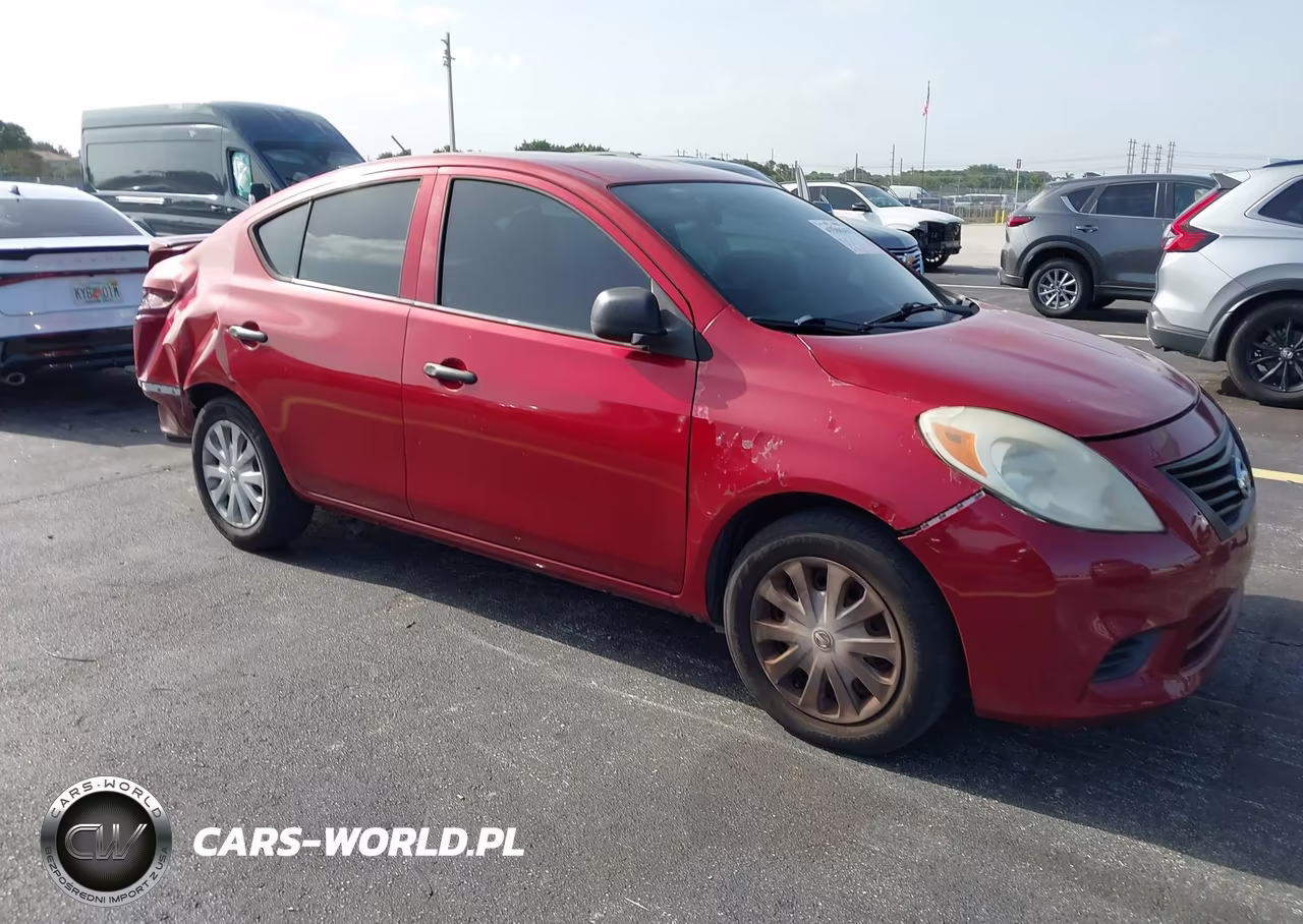 2014 Nissan Versa 1.6 S+