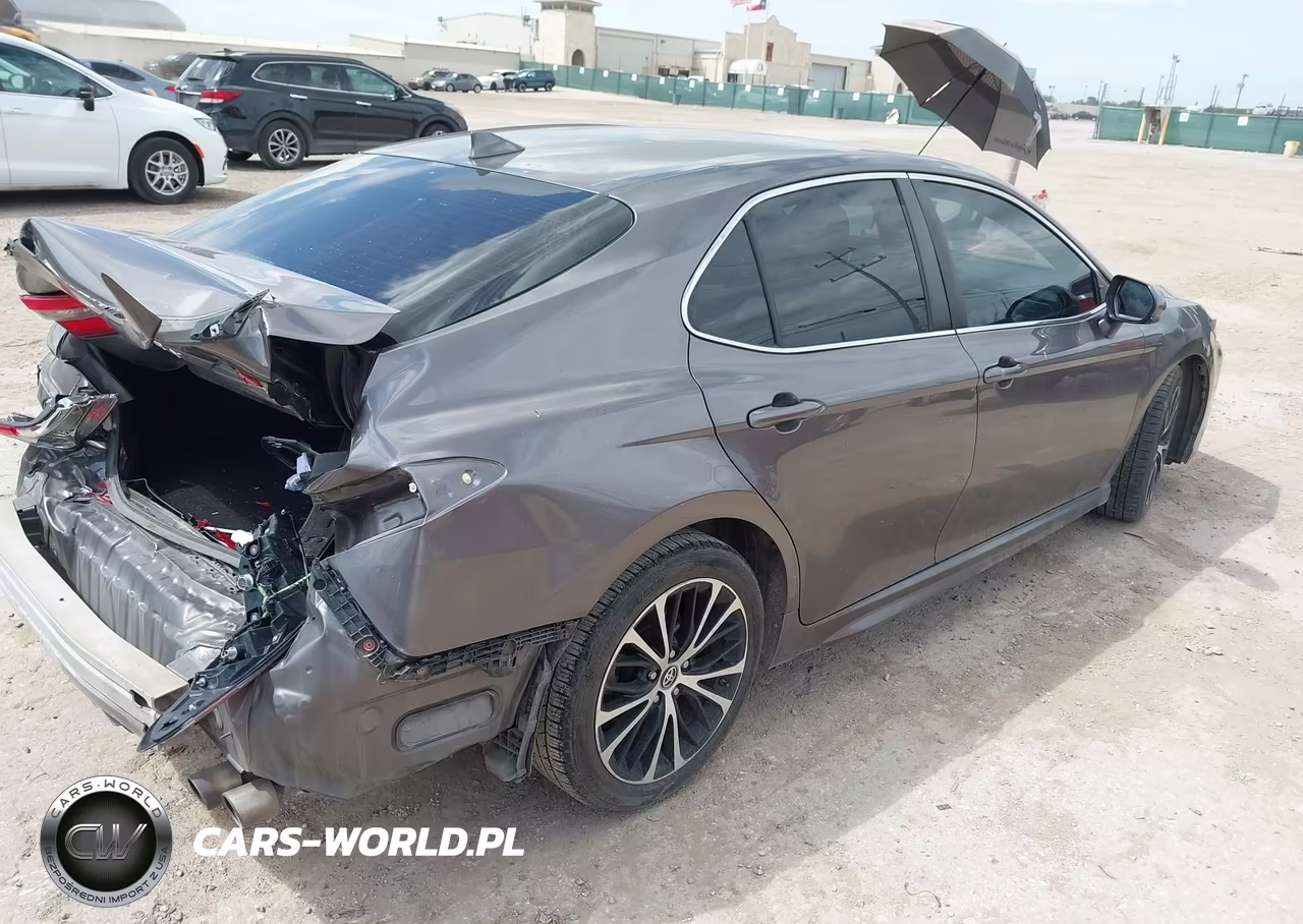 2019 Toyota Camry Se VIN:4T1B11HKXKU723122 - 4