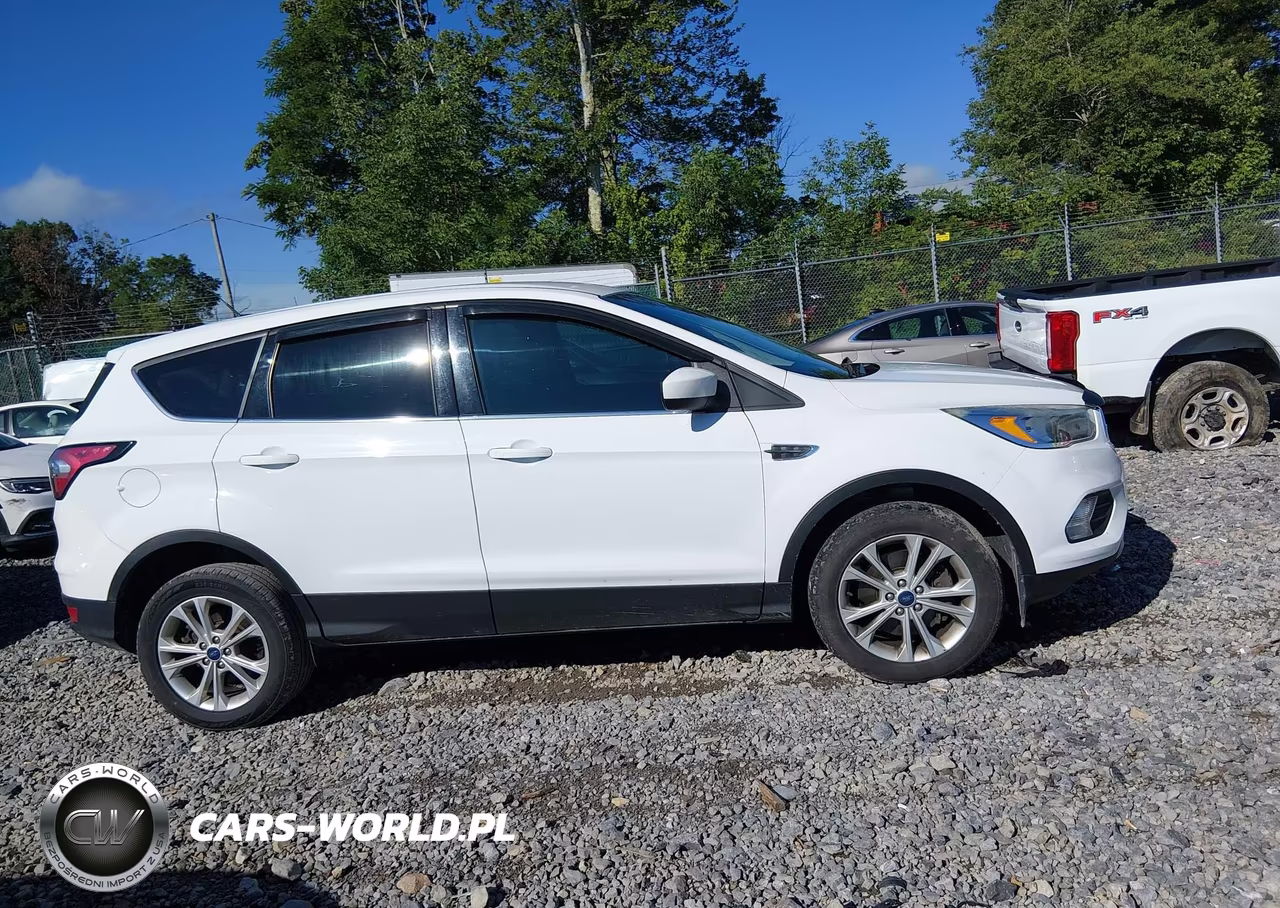 2017 Ford Escape Se VIN:1FMCU9GD3HUE68707 - 13
