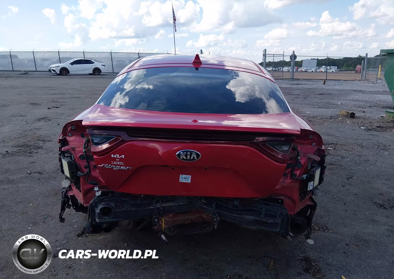 2019 Kia Stinger Premium VIN:KNAE25LA3K6050888 - 17