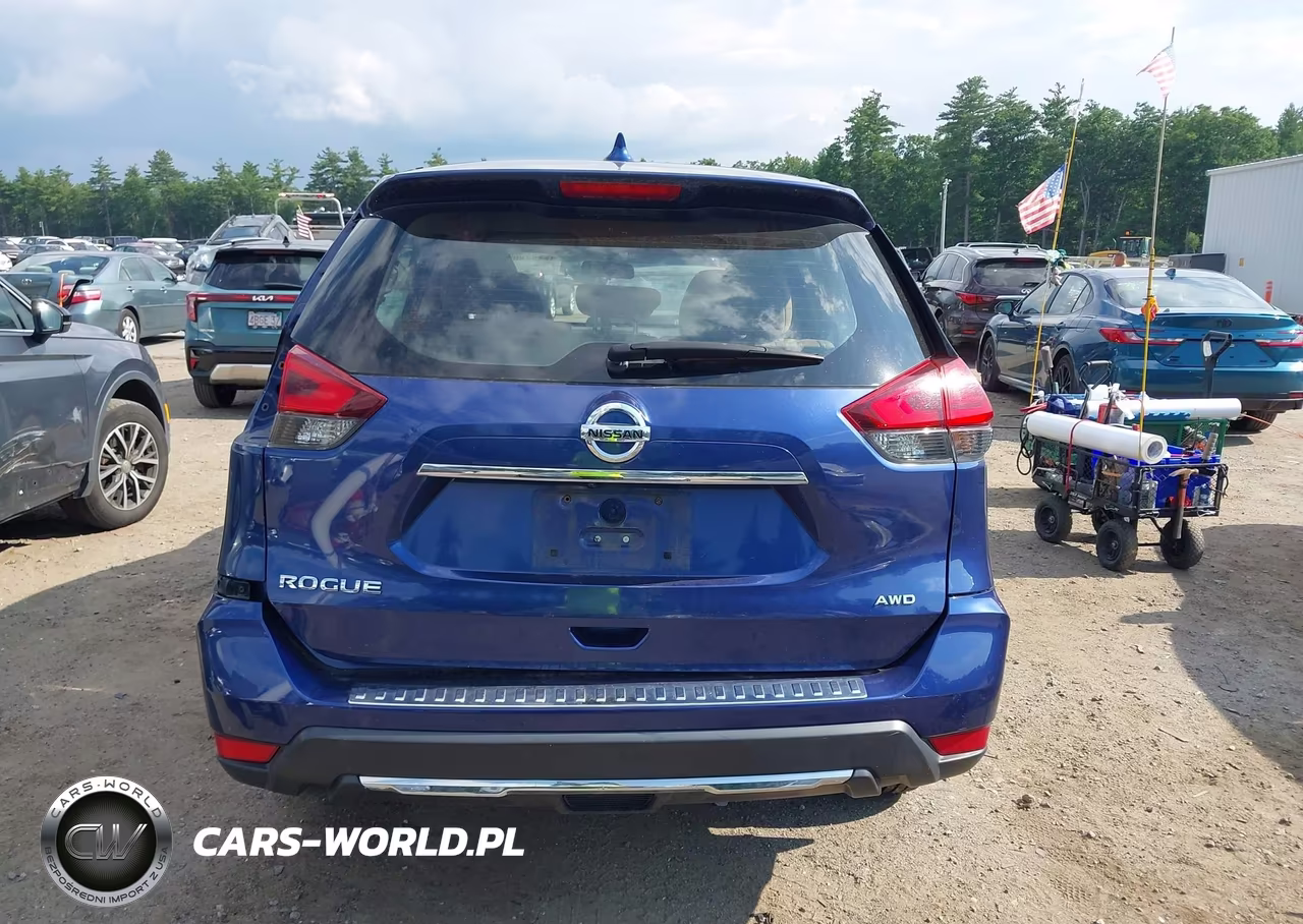 2017 Nissan Rogue S VIN:JN8AT2MV8HW000614 - 17