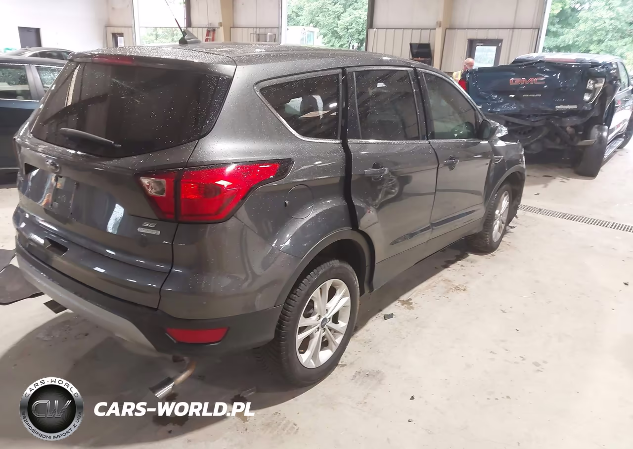 2019 Ford Escape Se VIN:1FMCU0GD0KUB93624 - 4