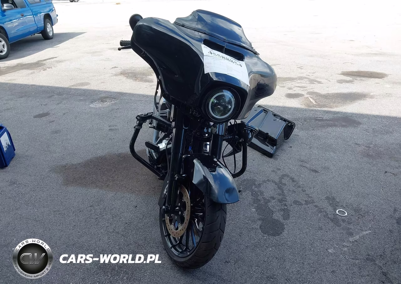 2014 Harley-Davidson Flhx Street Glide VIN:1HD1KBM10EB668582 - 5
