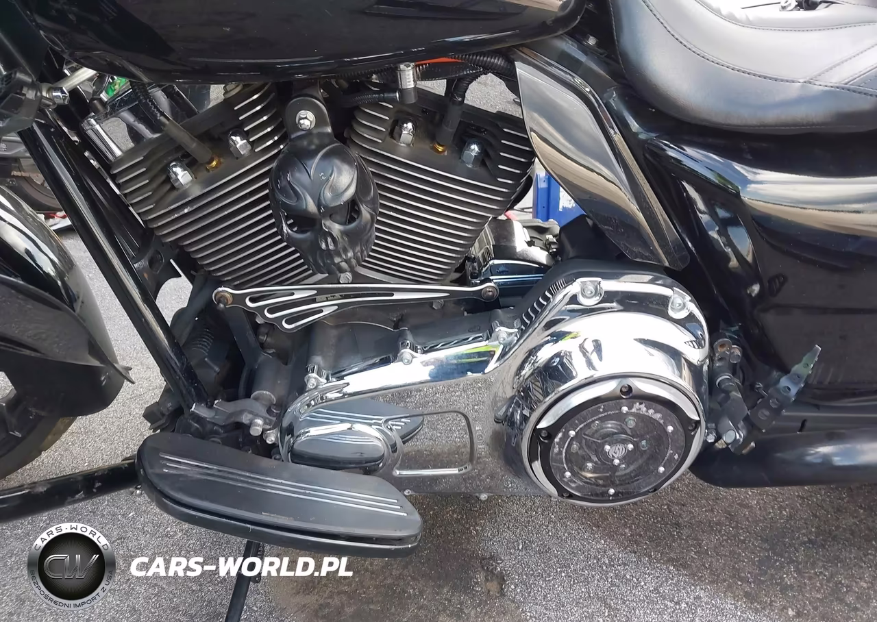 2014 Harley-Davidson Flhx Street Glide VIN:1HD1KBM10EB668582 - 9