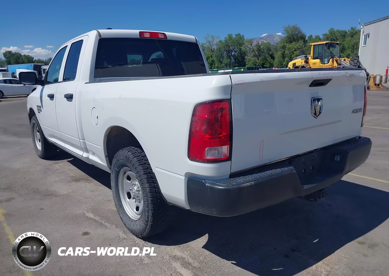 2020 Ram 1500 Classic VIN:1C6RR7FG8LS156572 - 3