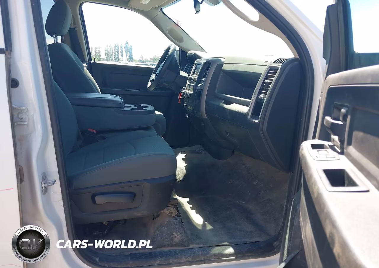 2020 Ram 1500 Classic VIN:1C6RR7FG8LS156572 - 5