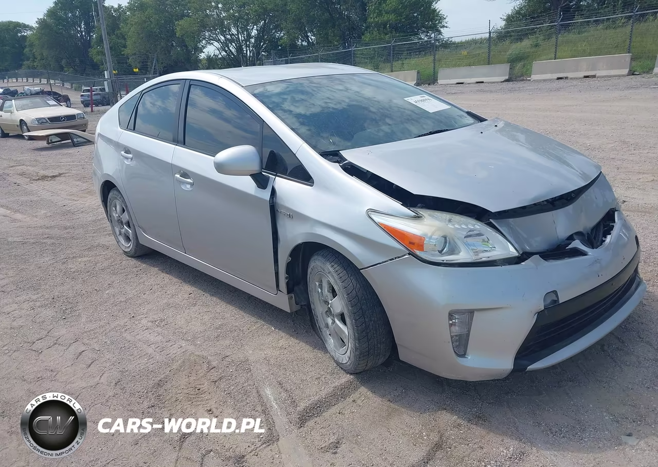 2014 Toyota Prius Two – zdjęcie 1 z 18