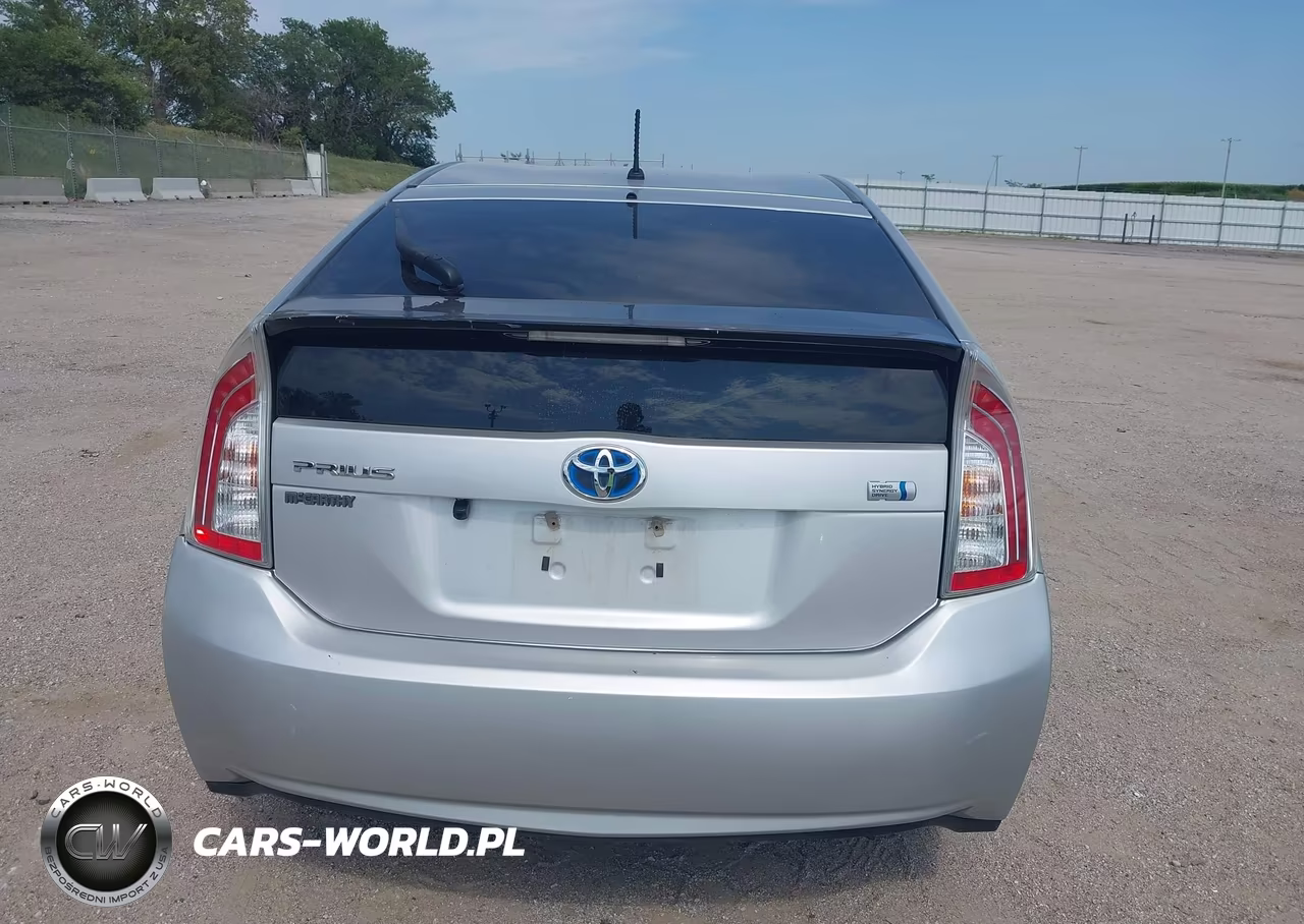 2014 Toyota Prius Two VIN:JTDKN3DU2E0376277 - 16