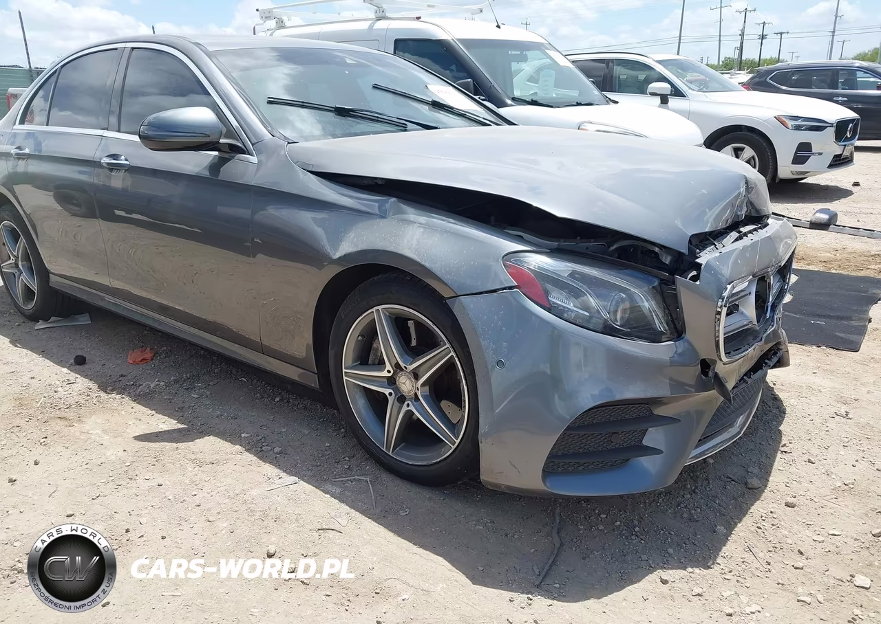 2017 Mercedes-Benz E 300 4Matic – zdjęcie 1 z 16