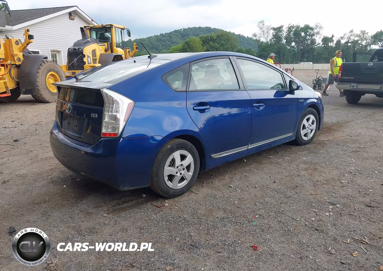 2011 Toyota Prius Three VIN:JTDKN3DU0B5368628 - 4
