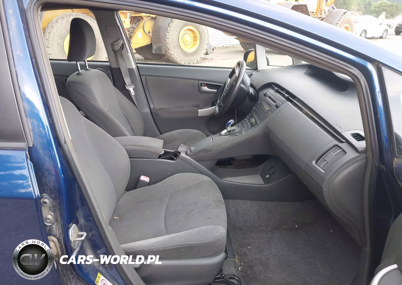 2011 Toyota Prius Three VIN:JTDKN3DU0B5368628 - 5