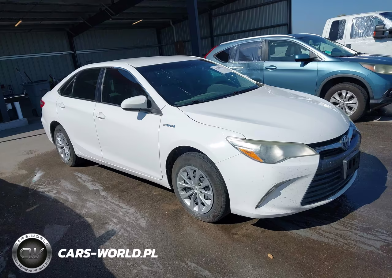 2015 Toyota Camry Hybrid Le – zdjęcie 1 z 17
