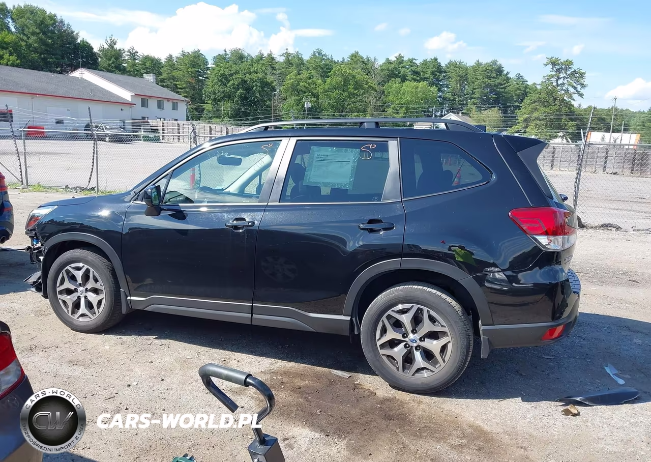 2021 Subaru Forester Premium VIN:JF2SKAFC5MH530077 - 15
