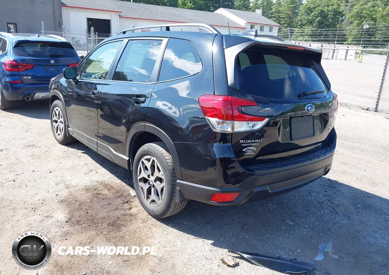 2021 Subaru Forester Premium VIN:JF2SKAFC5MH530077 - 3