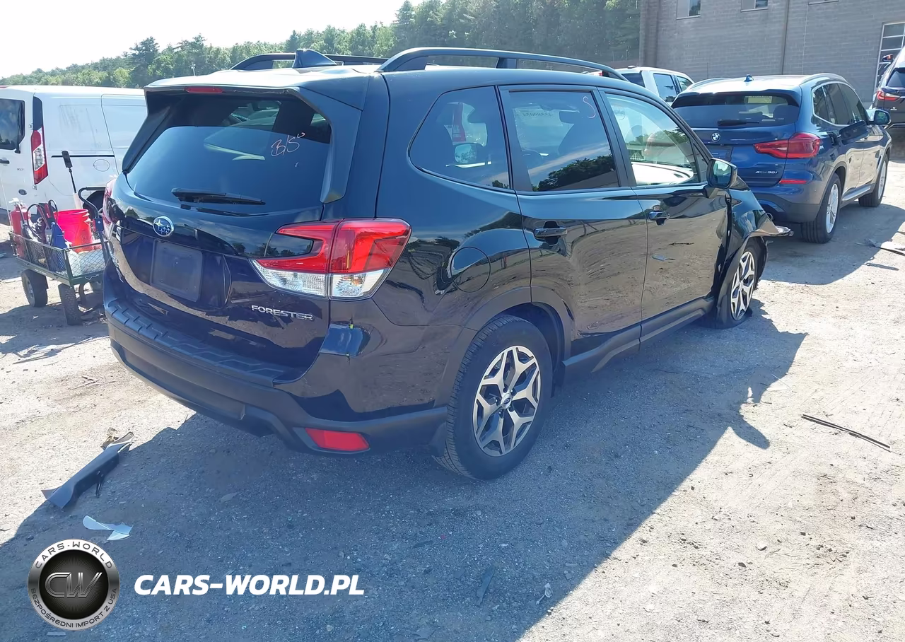 2021 Subaru Forester Premium VIN:JF2SKAFC5MH530077 - 4