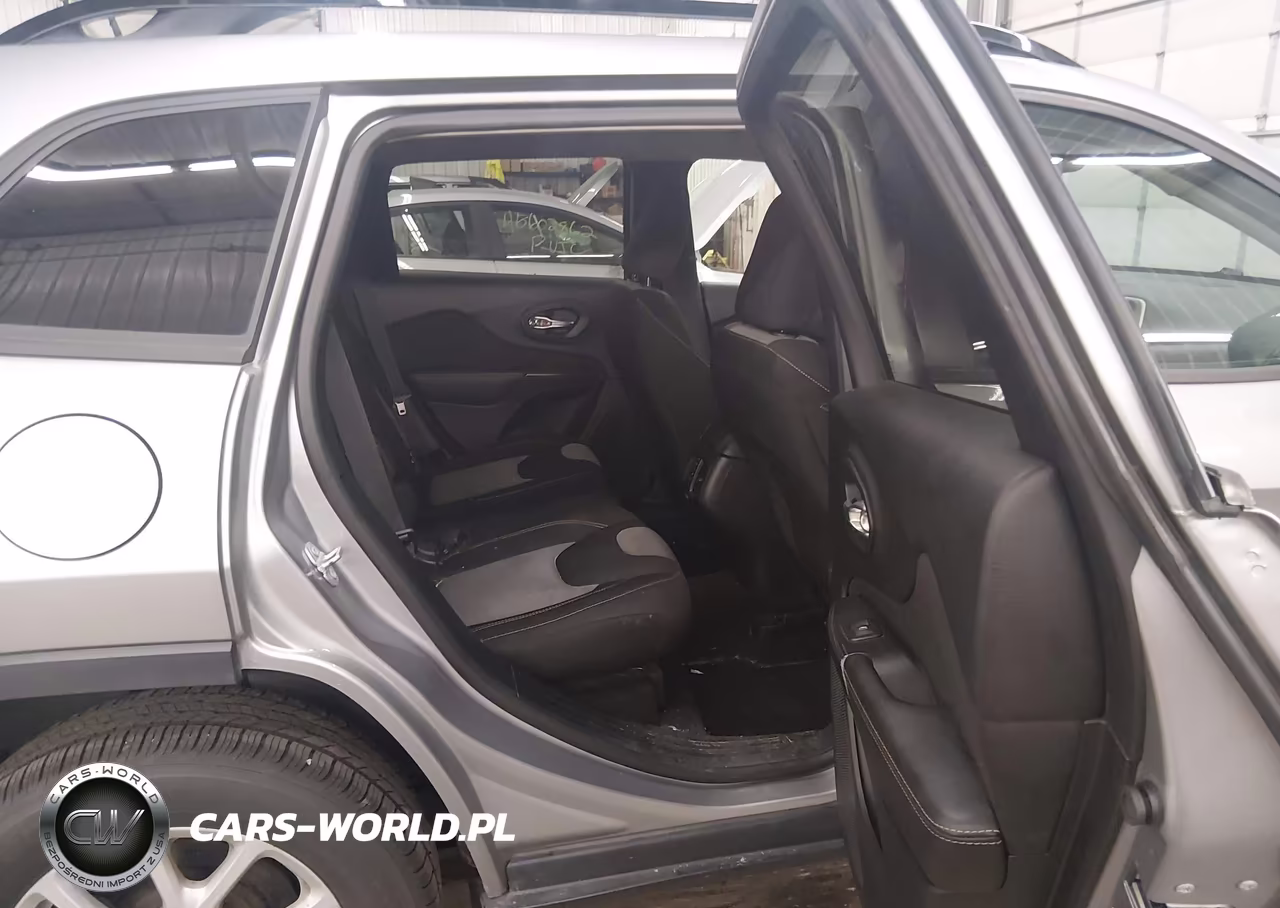 2017 Jeep Cherokee Sport VIN:1C4PJMAB8HW544824 - 8